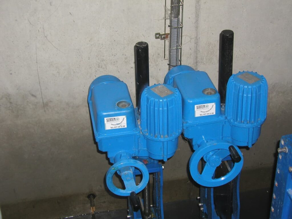 Actuadores eléctricos para válvulas de compuerta - Auma Iberia